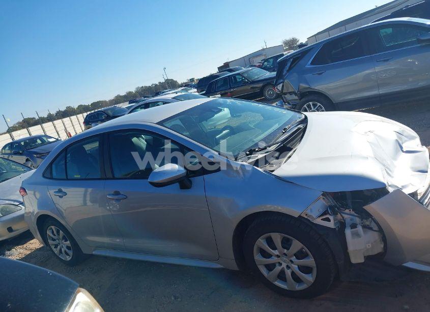Photo 13 of 2020 Toyota Corolla LE (VIN 5YFEPRAE2LP136950)
