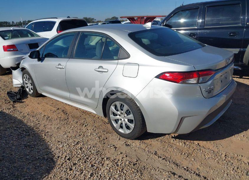 Photo 3 of 2020 Toyota Corolla LE (VIN 5YFEPRAE2LP136950)