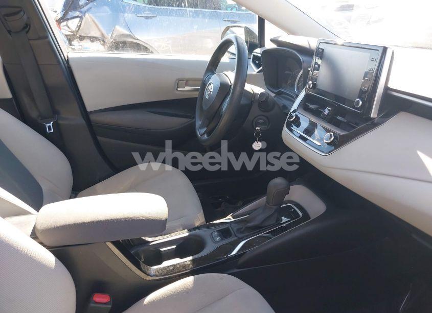 Photo 5 of 2020 Toyota Corolla LE (VIN 5YFEPRAE2LP136950)