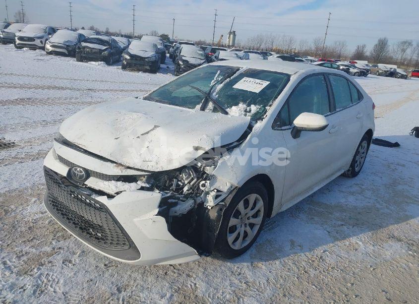 Photo 2 of 2020 Toyota Corolla LE (VIN 5YFEPRAE3LP024836)