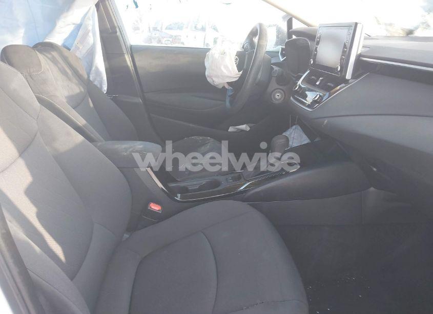Photo 5 of 2020 Toyota Corolla LE (VIN 5YFEPRAE3LP024836)