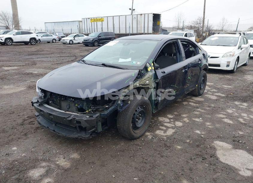 Photo 2 of 2020 Toyota Corolla LE (VIN 5YFEPRAE3LP035996)