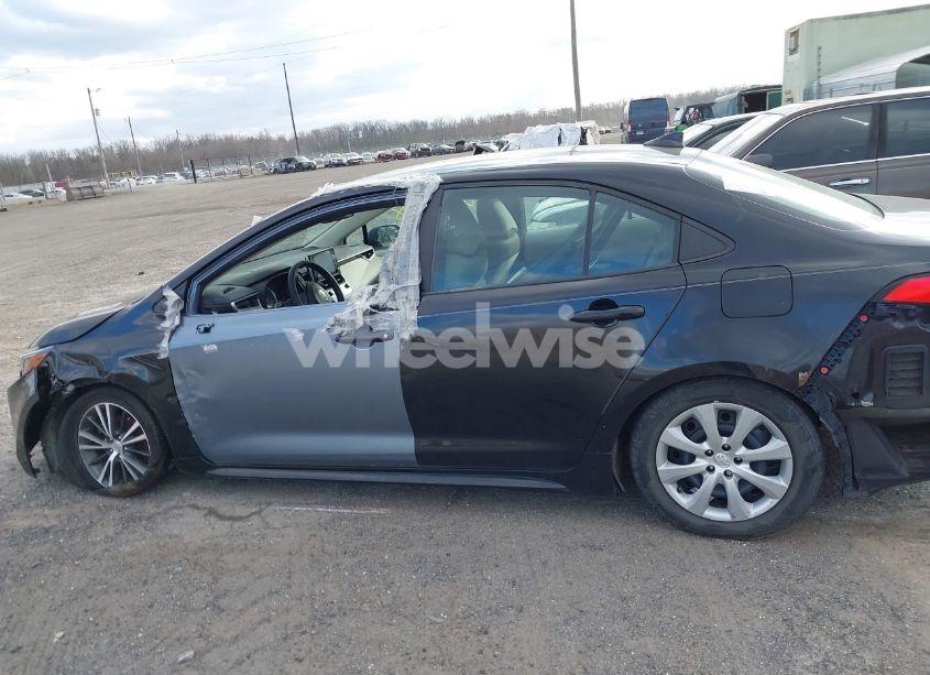 Photo 13 of 2020 Toyota Corolla LE (VIN 5YFEPRAE3LP040843)