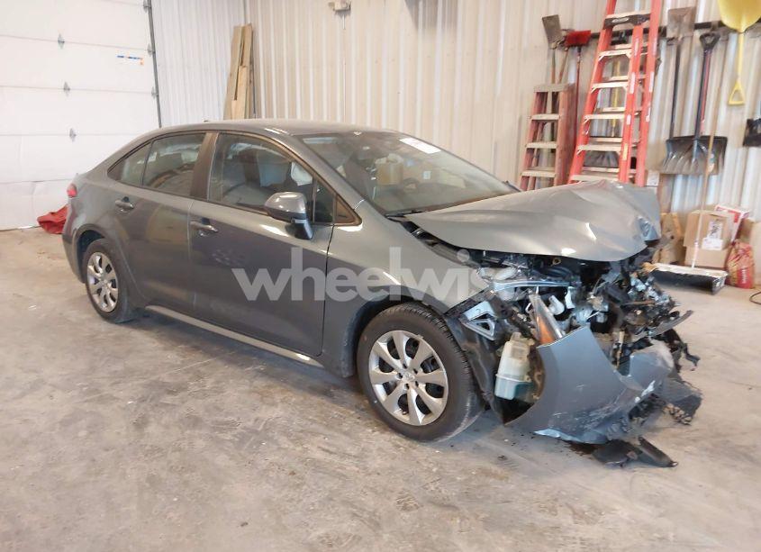 2020 Toyota Corolla LE (VIN 5YFEPRAE3LP065225) main photo