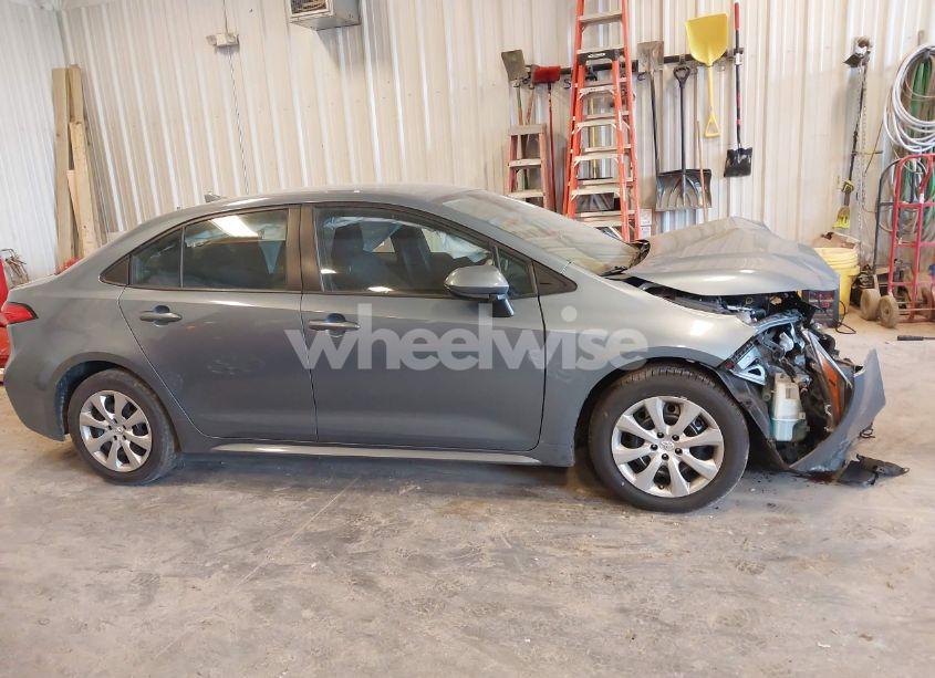 Photo 13 of 2020 Toyota Corolla LE (VIN 5YFEPRAE3LP065225)