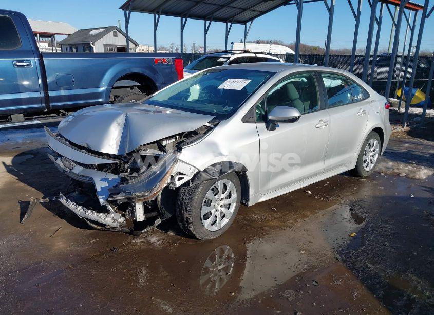 Photo 2 of 2020 Toyota Corolla LE (VIN 5YFEPRAE3LP079626)