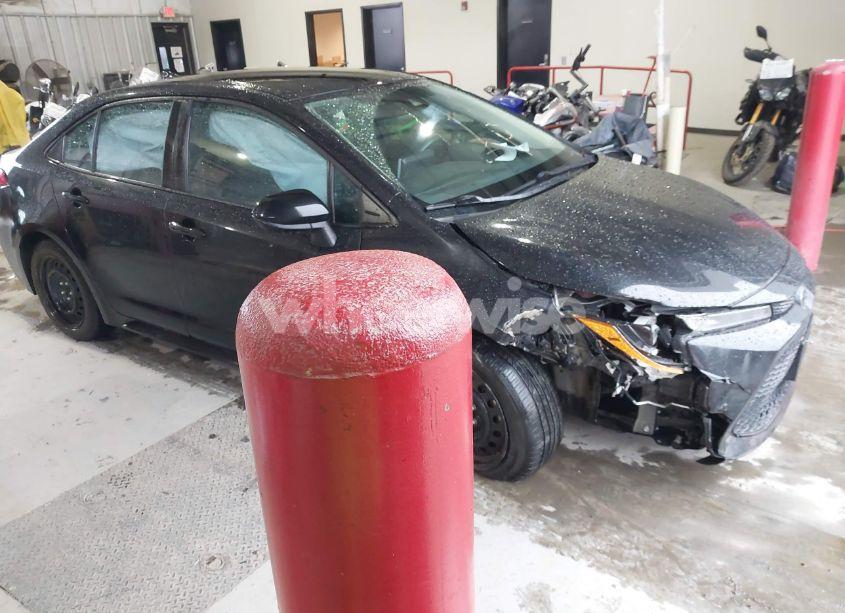 2020 Toyota Corolla LE (VIN 5YFEPRAE3LP118408) main photo