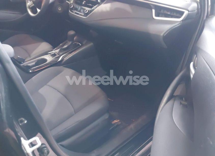 Photo 5 of 2020 Toyota Corolla LE (VIN 5YFEPRAE3LP118408)