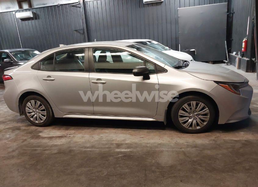 Photo 13 of 2020 Toyota Corolla LE (VIN 5YFEPRAE3LP126153)