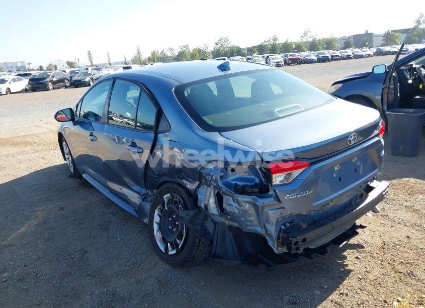 Photo 3 of 2020 Toyota Corolla LE (VIN 5YFEPRAE3LP139033)