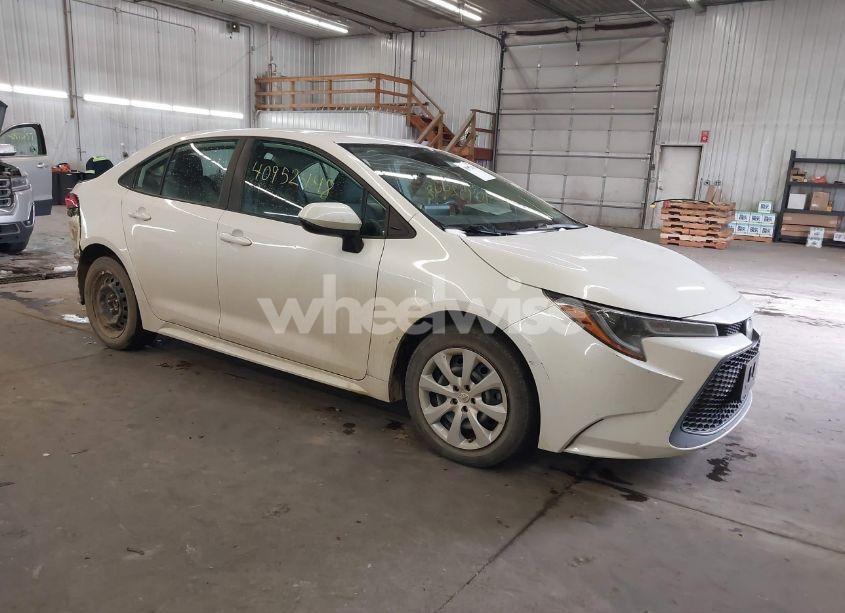 2020 Toyota Corolla LE (VIN 5YFEPRAE4LP002702) main photo