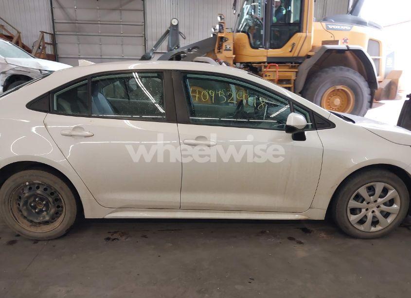 Photo 14 of 2020 Toyota Corolla LE (VIN 5YFEPRAE4LP002702)