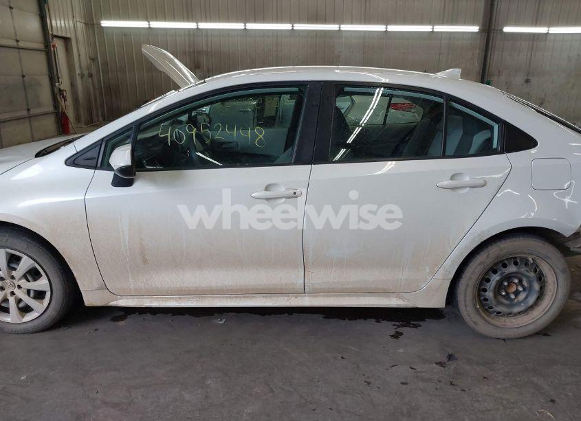 Photo 15 of 2020 Toyota Corolla LE (VIN 5YFEPRAE4LP002702)