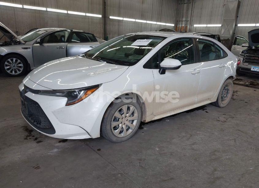 Photo 2 of 2020 Toyota Corolla LE (VIN 5YFEPRAE4LP002702)