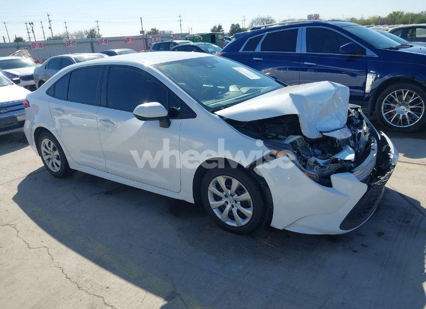2020 Toyota Corolla LE (VIN 5YFEPRAE4LP021797) main photo
