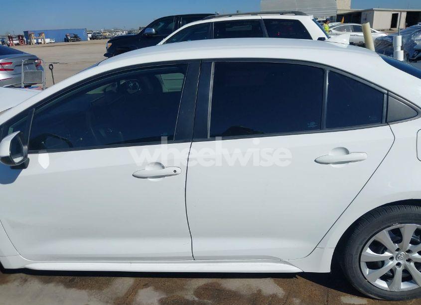 Photo 14 of 2020 Toyota Corolla LE (VIN 5YFEPRAE4LP021797)