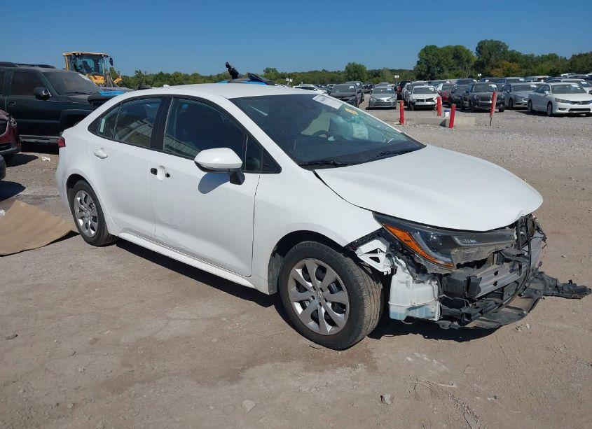 2020 Toyota Corolla LE (VIN 5YFEPRAE4LP024523) main photo