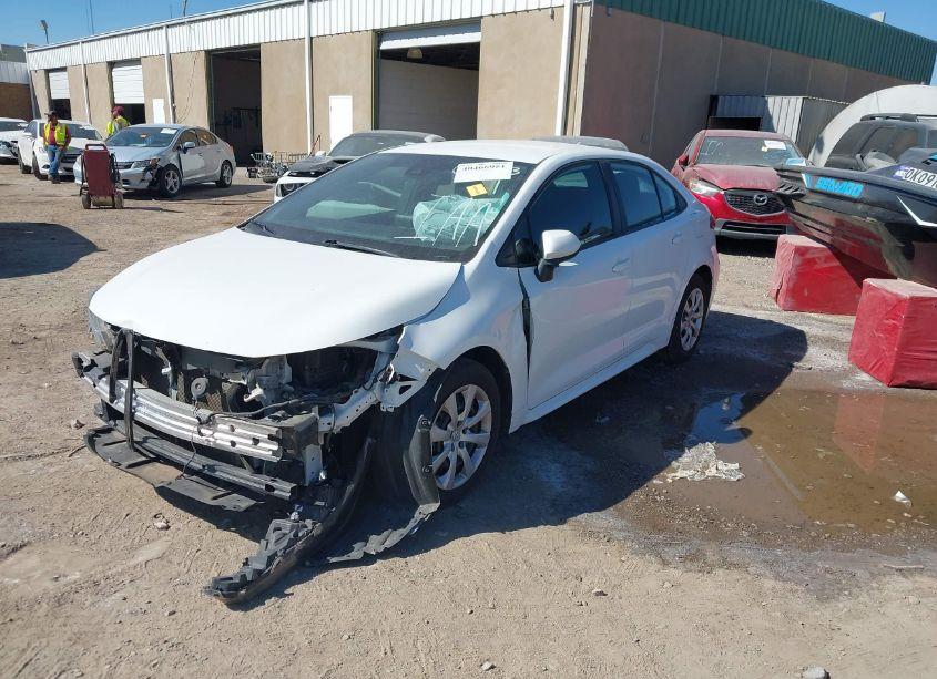 Photo 2 of 2020 Toyota Corolla LE (VIN 5YFEPRAE4LP024523)