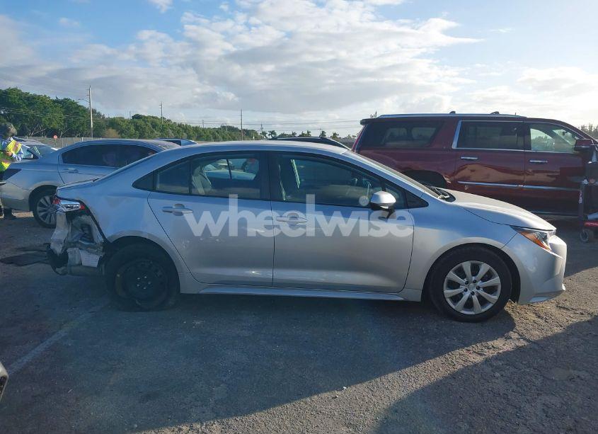 Photo 13 of 2020 Toyota Corolla LE (VIN 5YFEPRAE4LP027955)