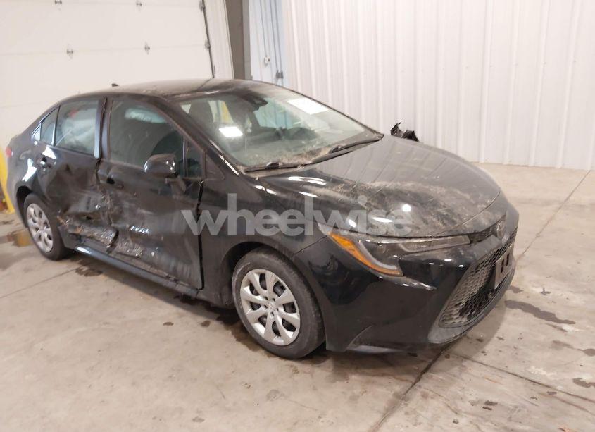 2020 Toyota Corolla LE (VIN 5YFEPRAE4LP029818) main photo