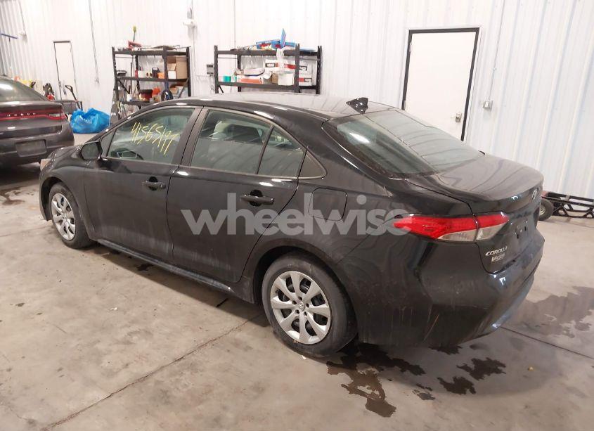 Photo 3 of 2020 Toyota Corolla LE (VIN 5YFEPRAE4LP029818)