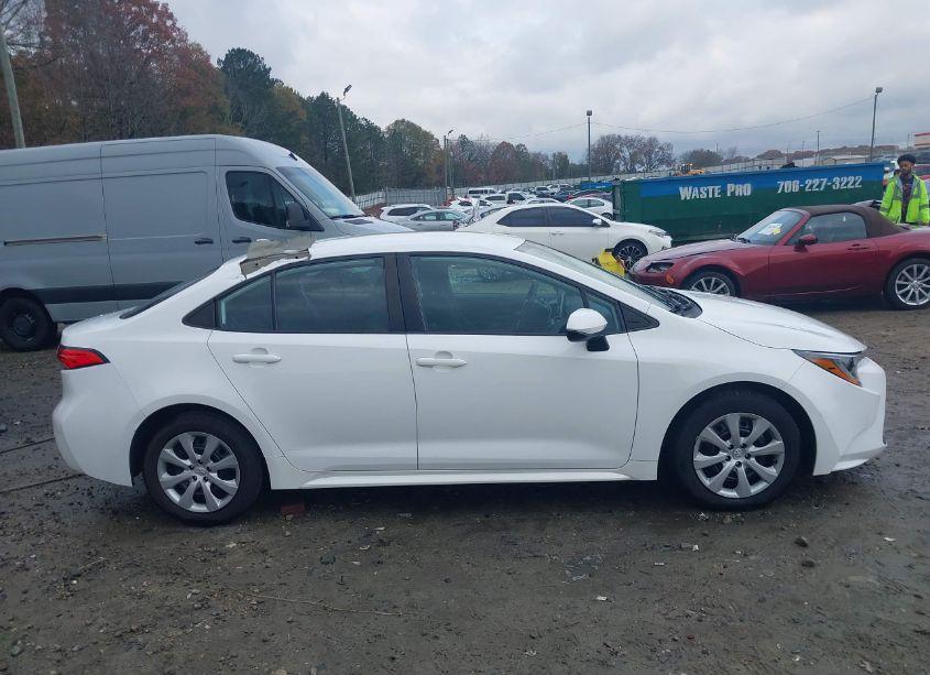 Photo 13 of 2020 Toyota Corolla LE (VIN 5YFEPRAE4LP045663)