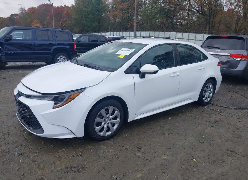 Photo 2 of 2020 Toyota Corolla LE (VIN 5YFEPRAE4LP045663)