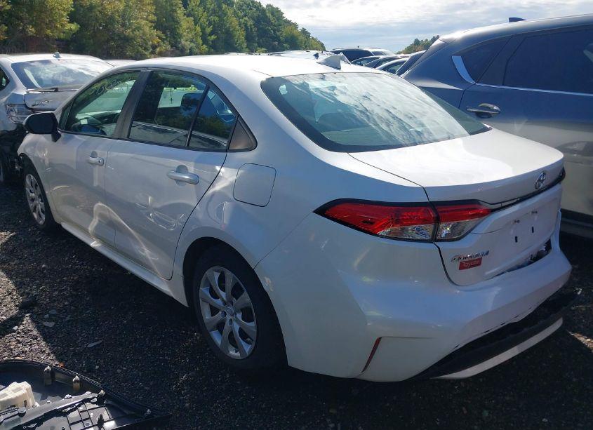Photo 3 of 2020 Toyota Corolla LE (VIN 5YFEPRAE4LP065413)