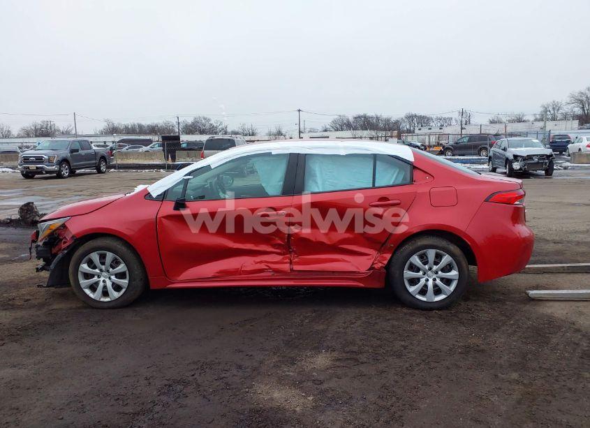 Photo 14 of 2020 Toyota Corolla LE (VIN 5YFEPRAE4LP075178)