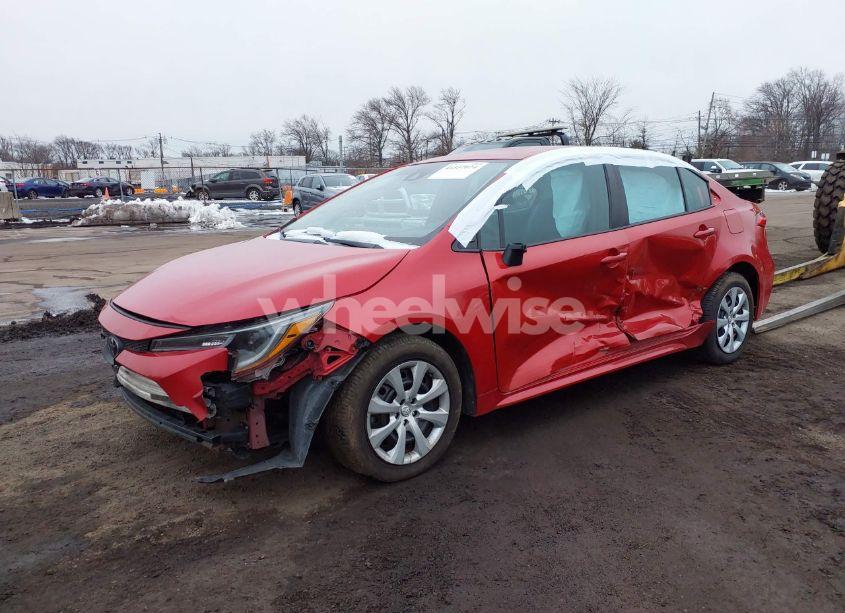 Photo 2 of 2020 Toyota Corolla LE (VIN 5YFEPRAE4LP075178)