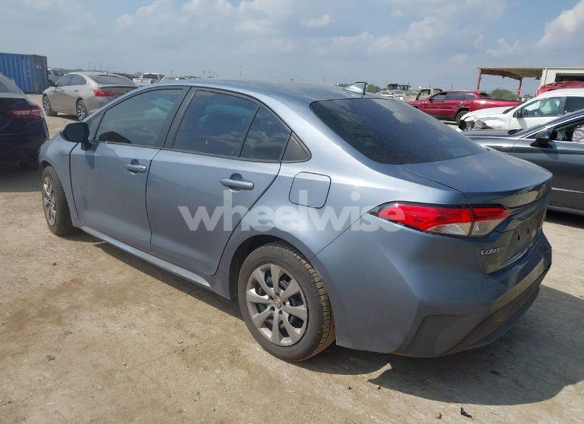 Photo 3 of 2020 Toyota Corolla LE (VIN 5YFEPRAE4LP088187)