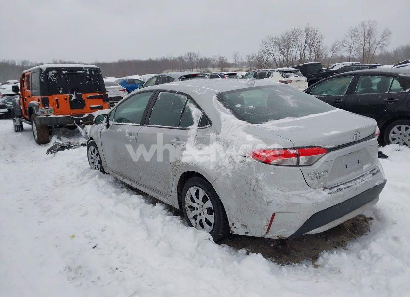 Photo 3 of 2020 Toyota Corolla LE (VIN 5YFEPRAE4LP113475)