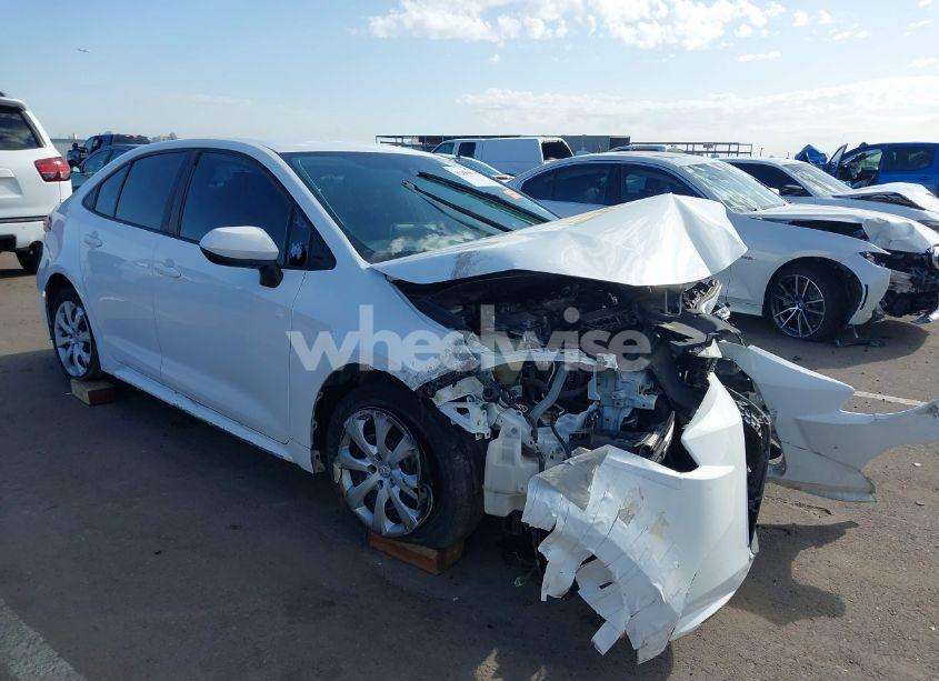 2020 Toyota Corolla LE (VIN 5YFEPRAE4LP129949) main photo