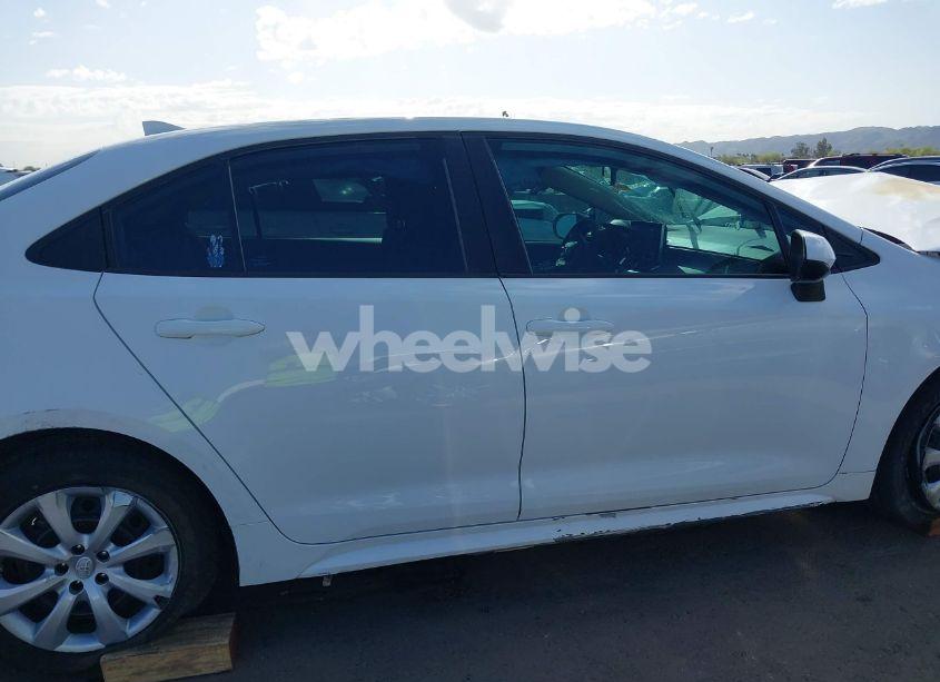 Photo 13 of 2020 Toyota Corolla LE (VIN 5YFEPRAE4LP129949)