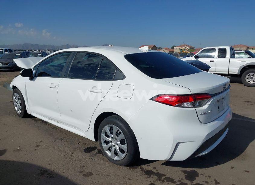 Photo 3 of 2020 Toyota Corolla LE (VIN 5YFEPRAE4LP129949)