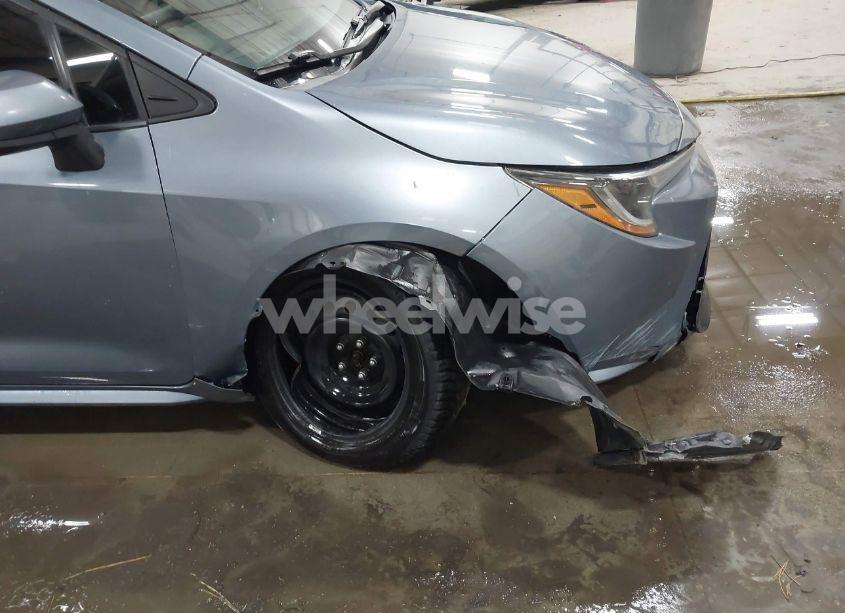 Photo 6 of 2020 Toyota Corolla LE (VIN 5YFEPRAE5LP015569)