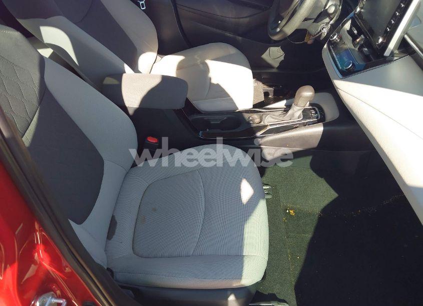 Photo 5 of 2020 Toyota Corolla LE (VIN 5YFEPRAE5LP087730)