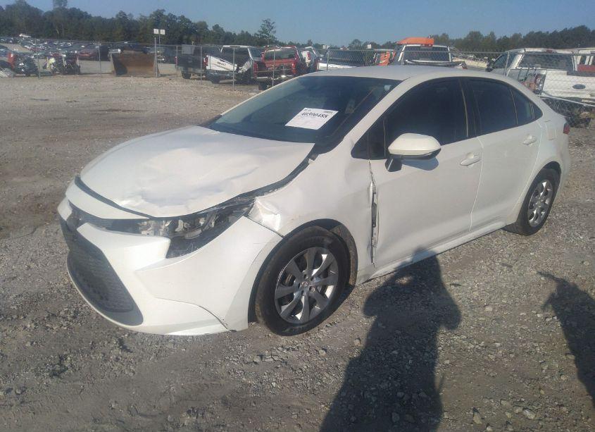 Photo 2 of 2020 Toyota Corolla LE (VIN 5YFEPRAE5LP109337)