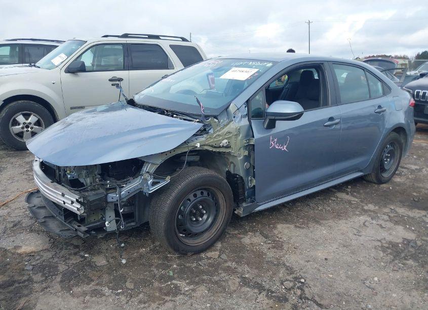 Photo 2 of 2020 Toyota Corolla LE (VIN 5YFEPRAE5LP111234)