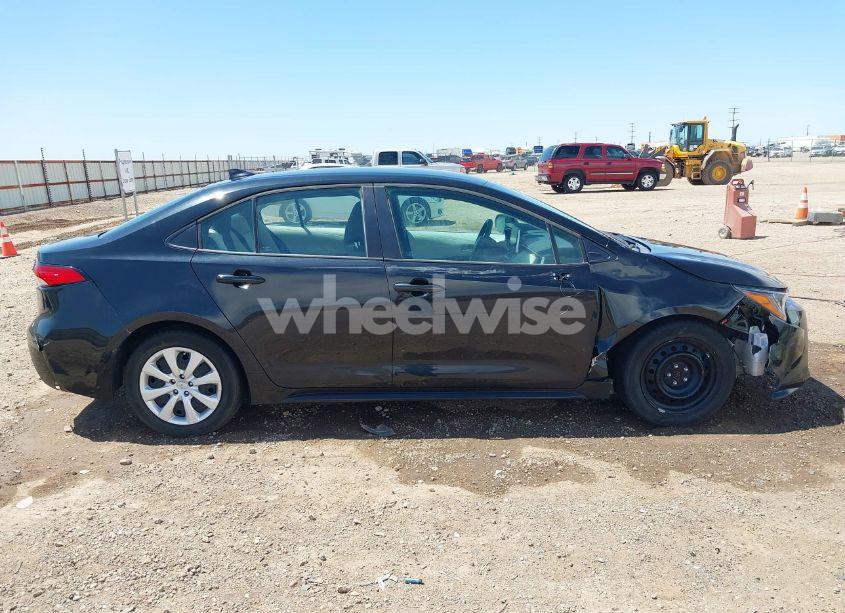 Photo 13 of 2020 Toyota Corolla LE (VIN 5YFEPRAE5LP144203)