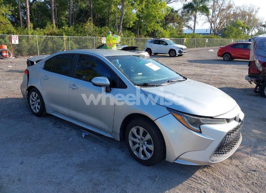 2020 Toyota Corolla LE (VIN 5YFEPRAE6LP007030) main photo