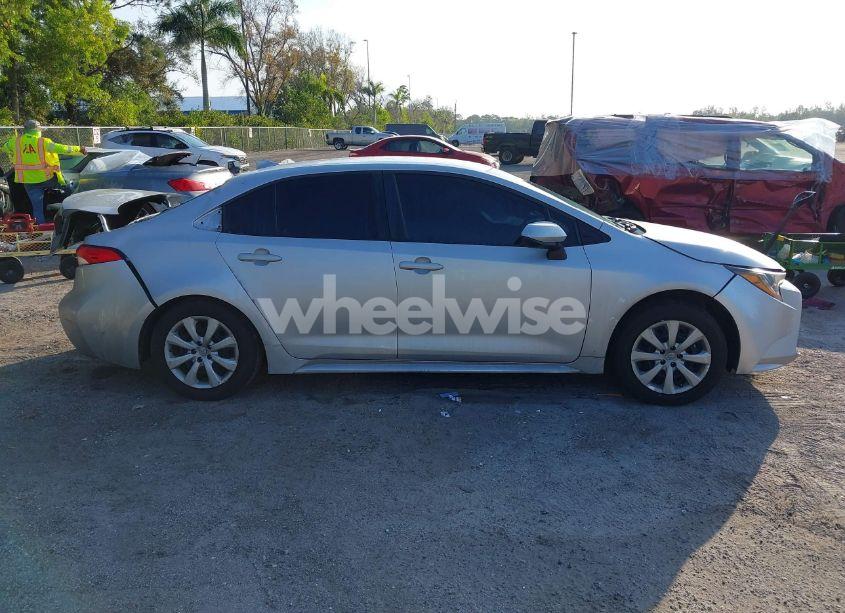 Photo 13 of 2020 Toyota Corolla LE (VIN 5YFEPRAE6LP007030)