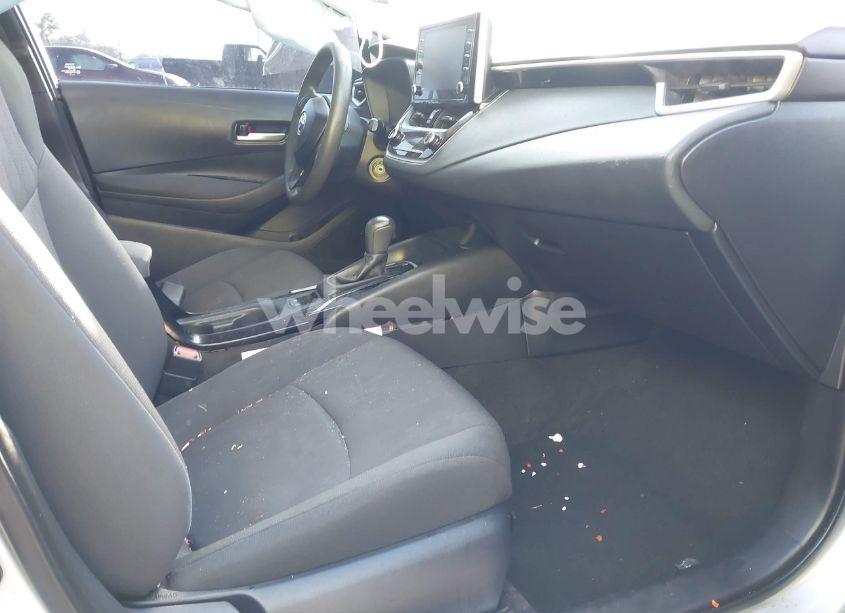 Photo 5 of 2020 Toyota Corolla LE (VIN 5YFEPRAE6LP007030)