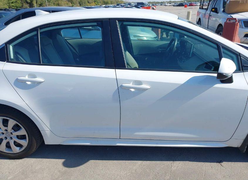 Photo 13 of 2020 Toyota Corolla LE (VIN 5YFEPRAE6LP015452)