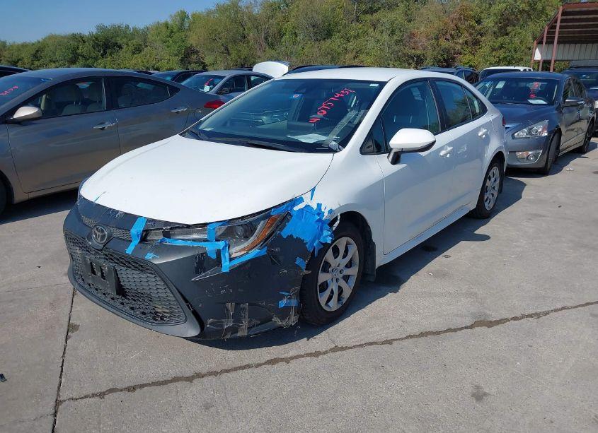 Photo 2 of 2020 Toyota Corolla LE (VIN 5YFEPRAE6LP015452)