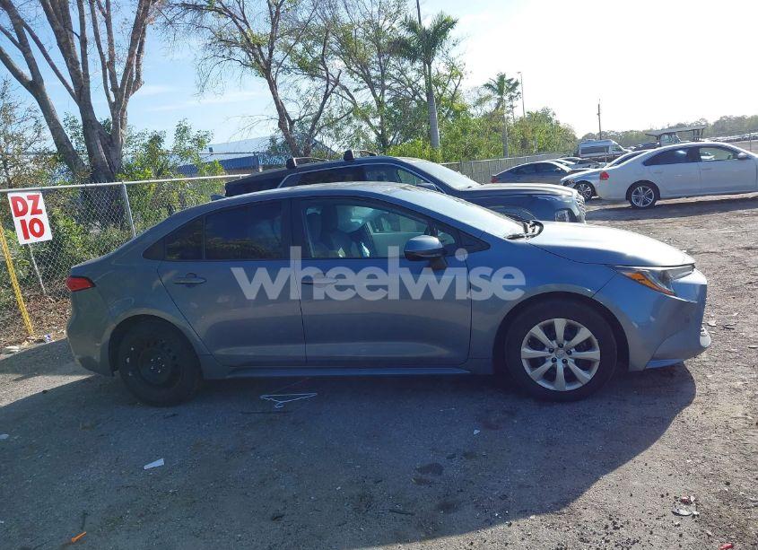 Photo 13 of 2020 Toyota Corolla LE (VIN 5YFEPRAE6LP039170)