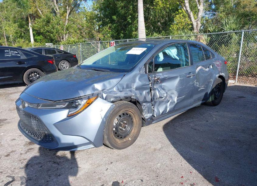 Photo 2 of 2020 Toyota Corolla LE (VIN 5YFEPRAE6LP039170)