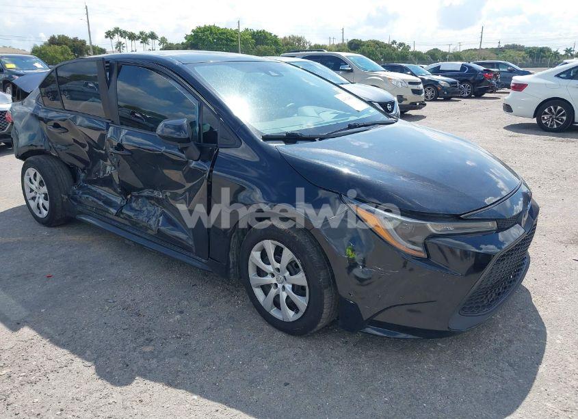 2020 Toyota Corolla LE (VIN 5YFEPRAE6LP063940) main photo