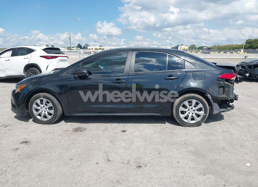 Photo 13 of 2020 Toyota Corolla LE (VIN 5YFEPRAE6LP063940)