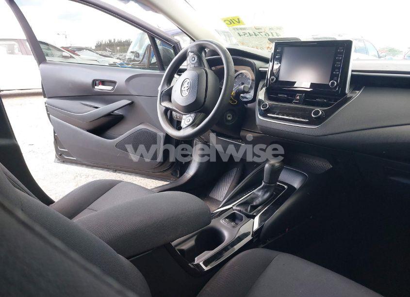 Photo 5 of 2020 Toyota Corolla LE (VIN 5YFEPRAE6LP063940)